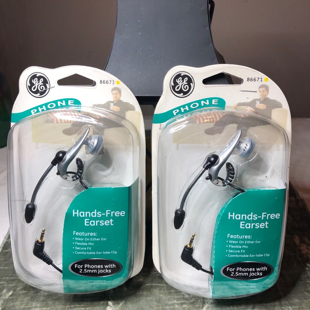 Hands-Free Earsset - Black and Silver